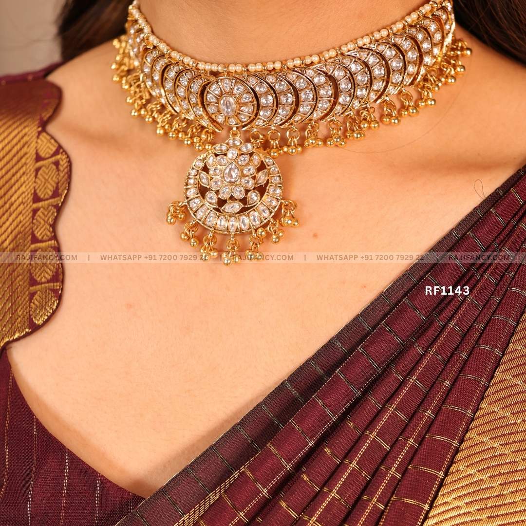 Aadhya Choker