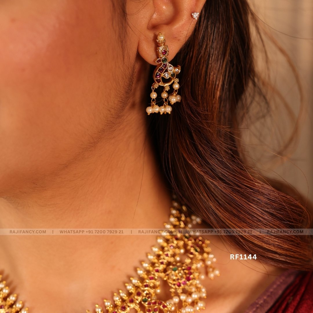 Aathmika Pearl set