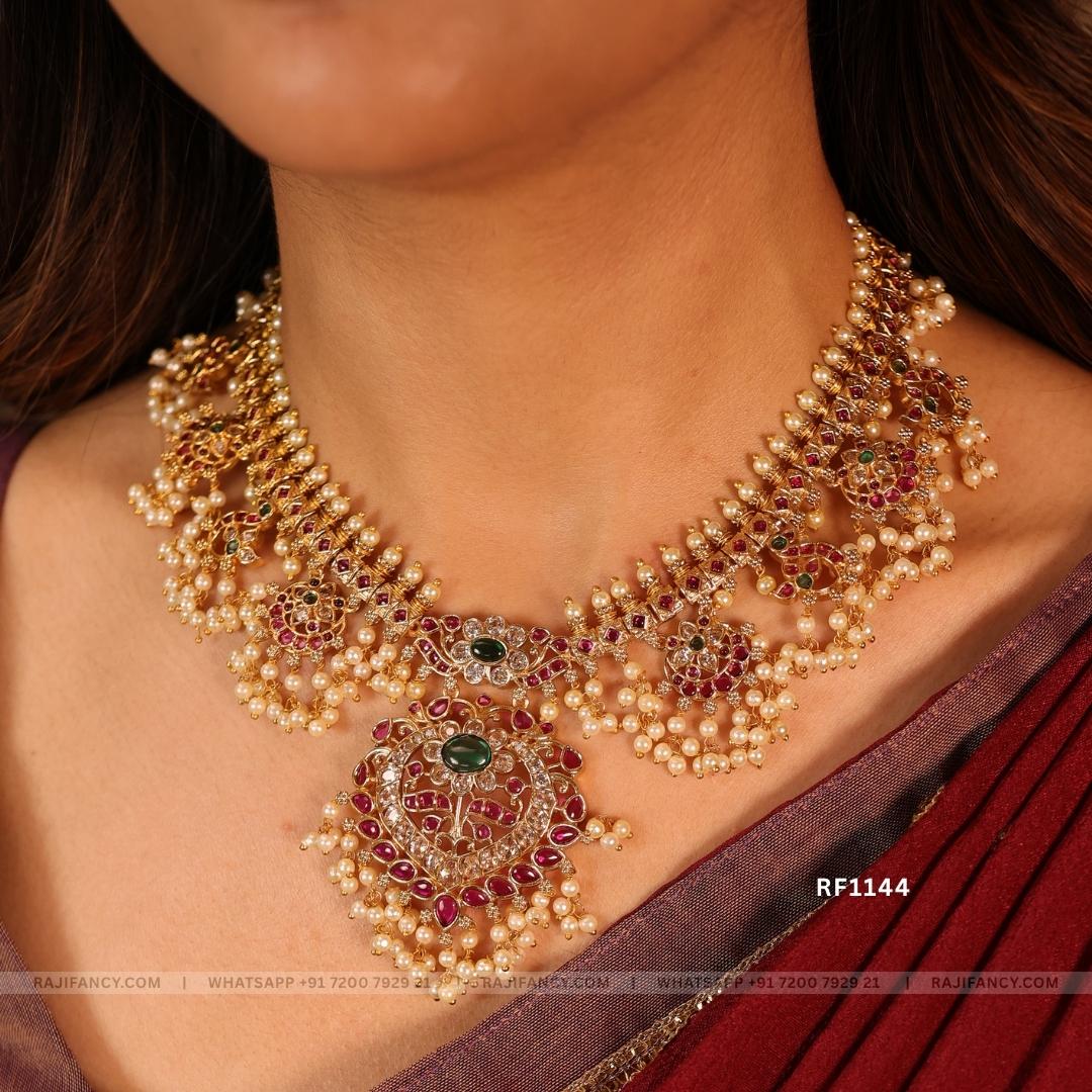 Aathmika Pearl set