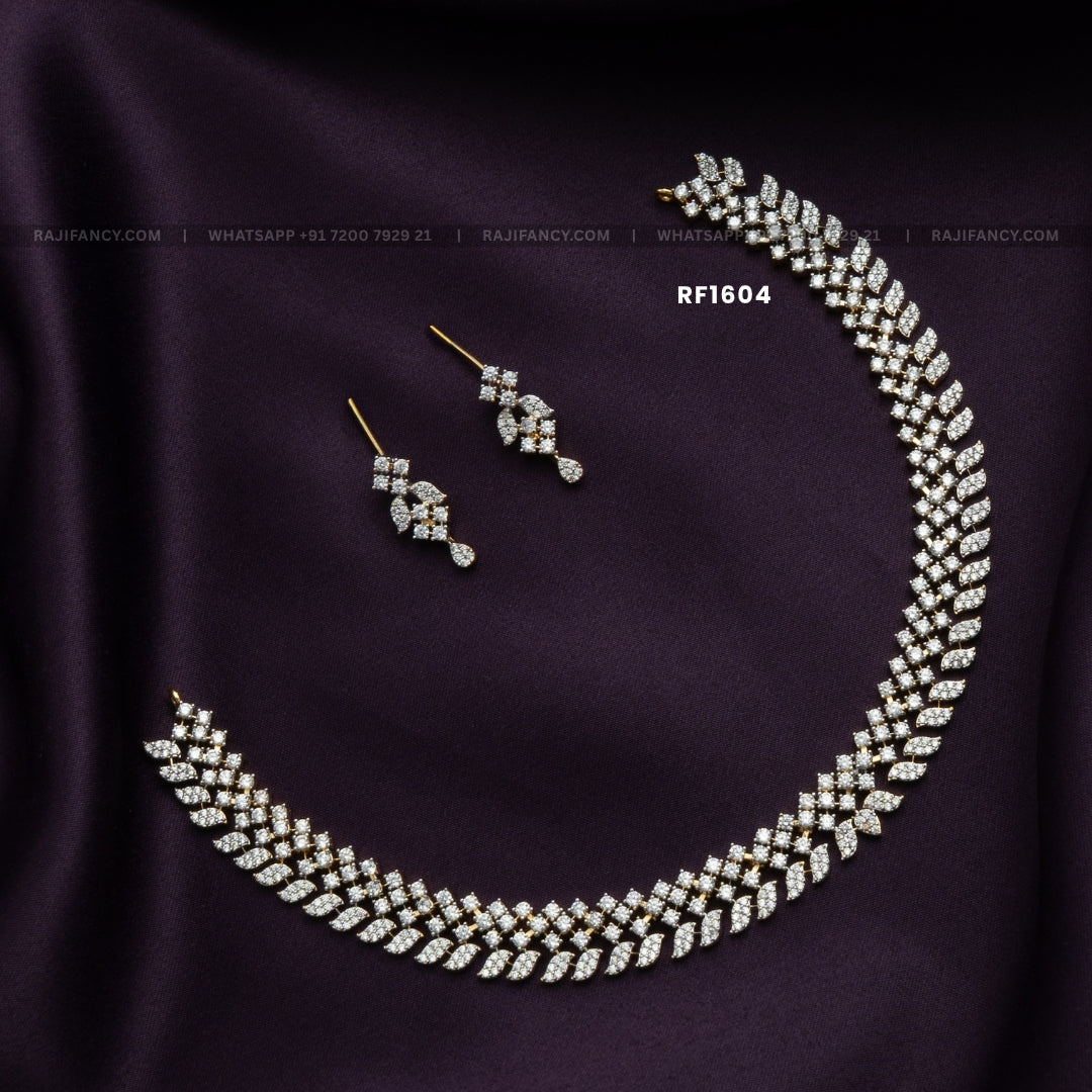 Aura Neck Set
