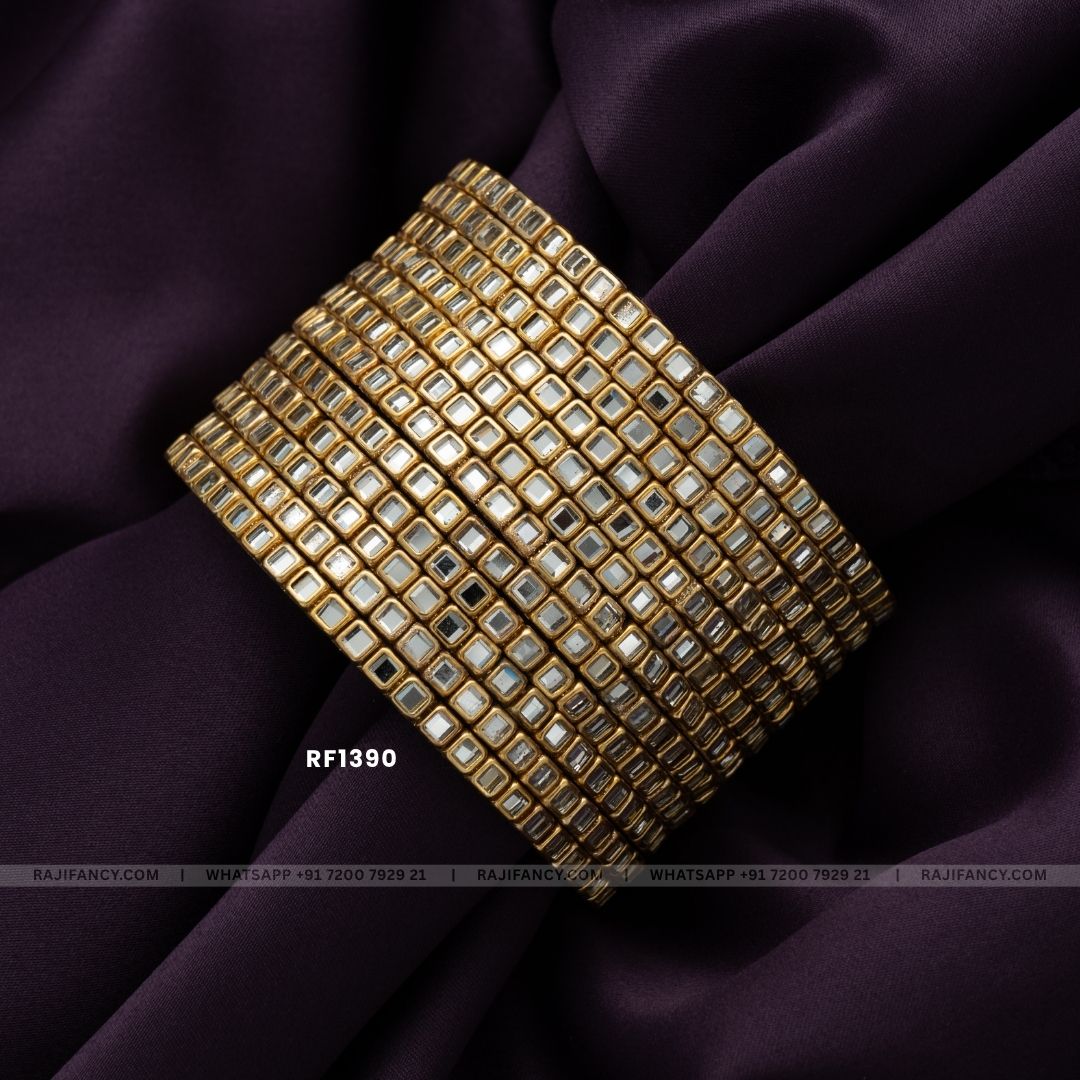 Border Glass Bangle