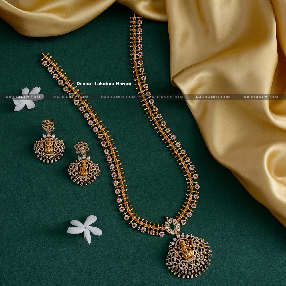 Devout Lakshmi Haram