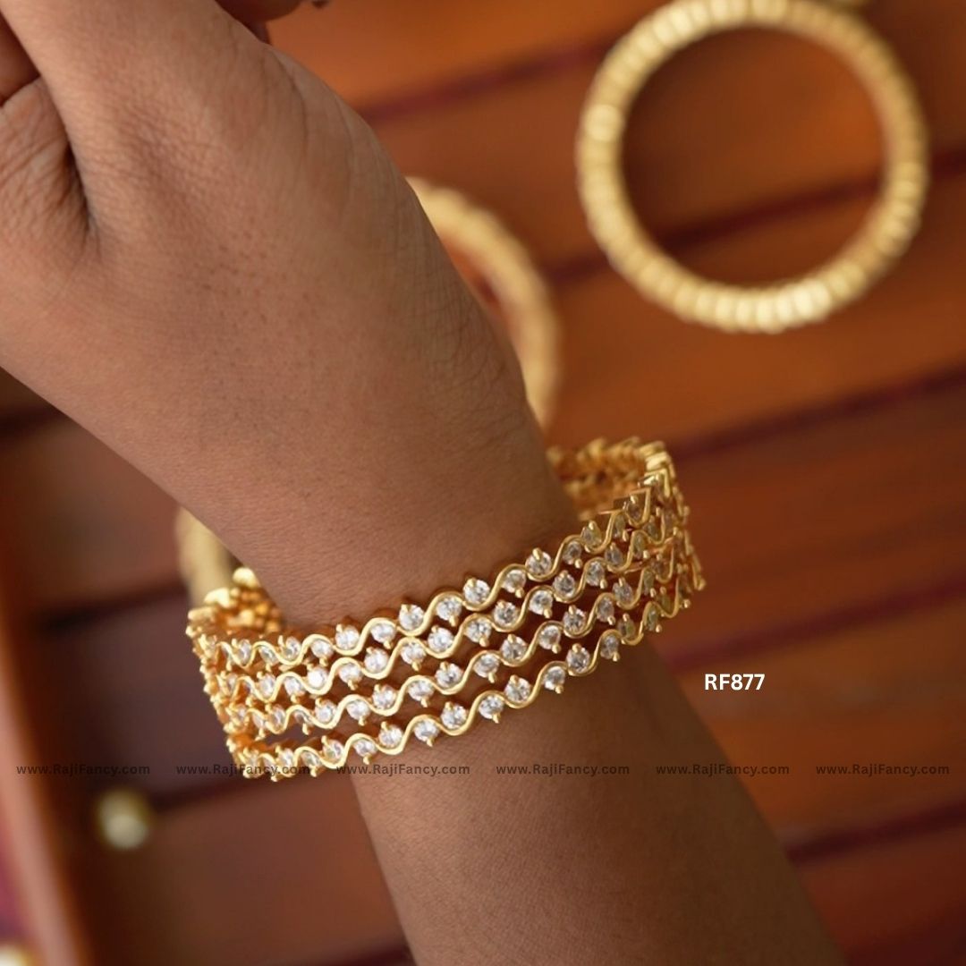 Vintage Bangle RF877