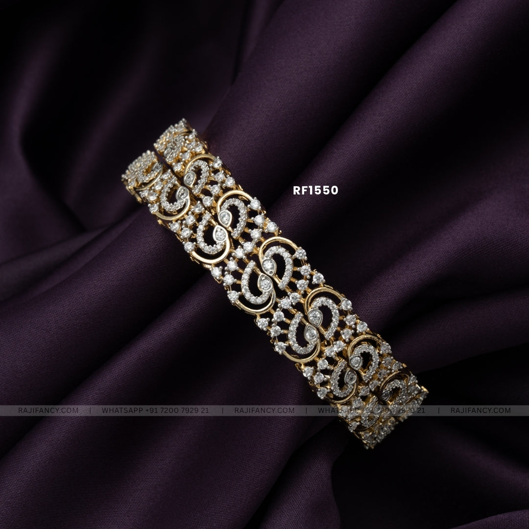 Mayra Infinity Bangle