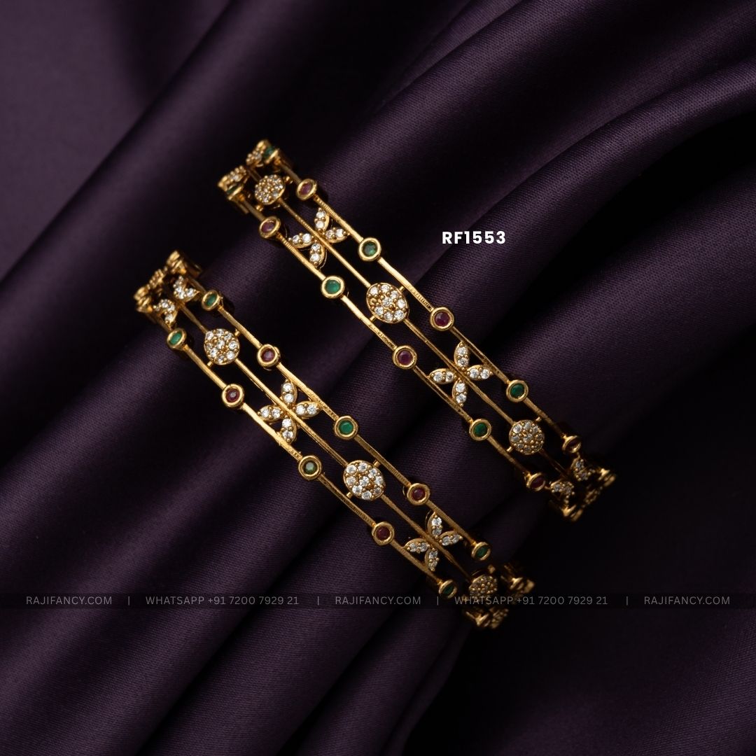 Nila Sleek Floral Bangle