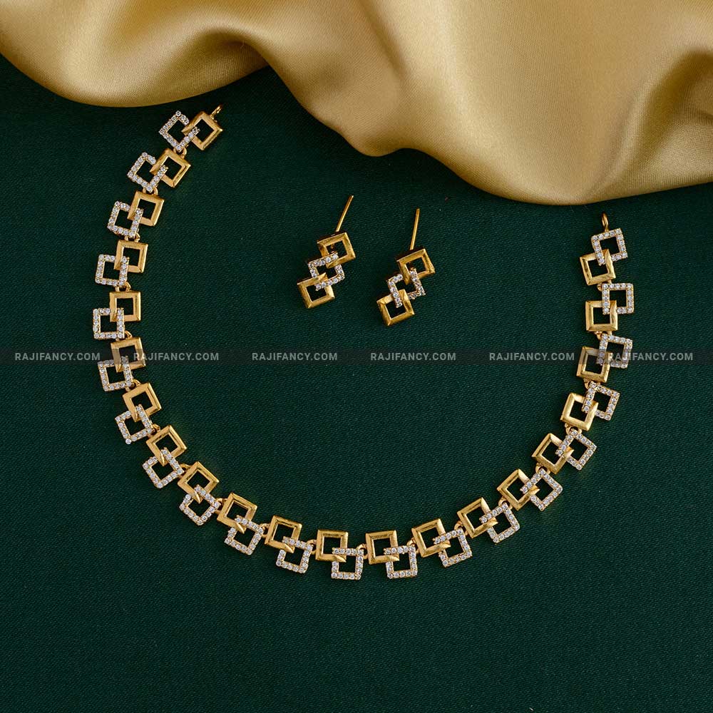 ஒரியானா ஸ்கொயர் கட் கோல்ட்