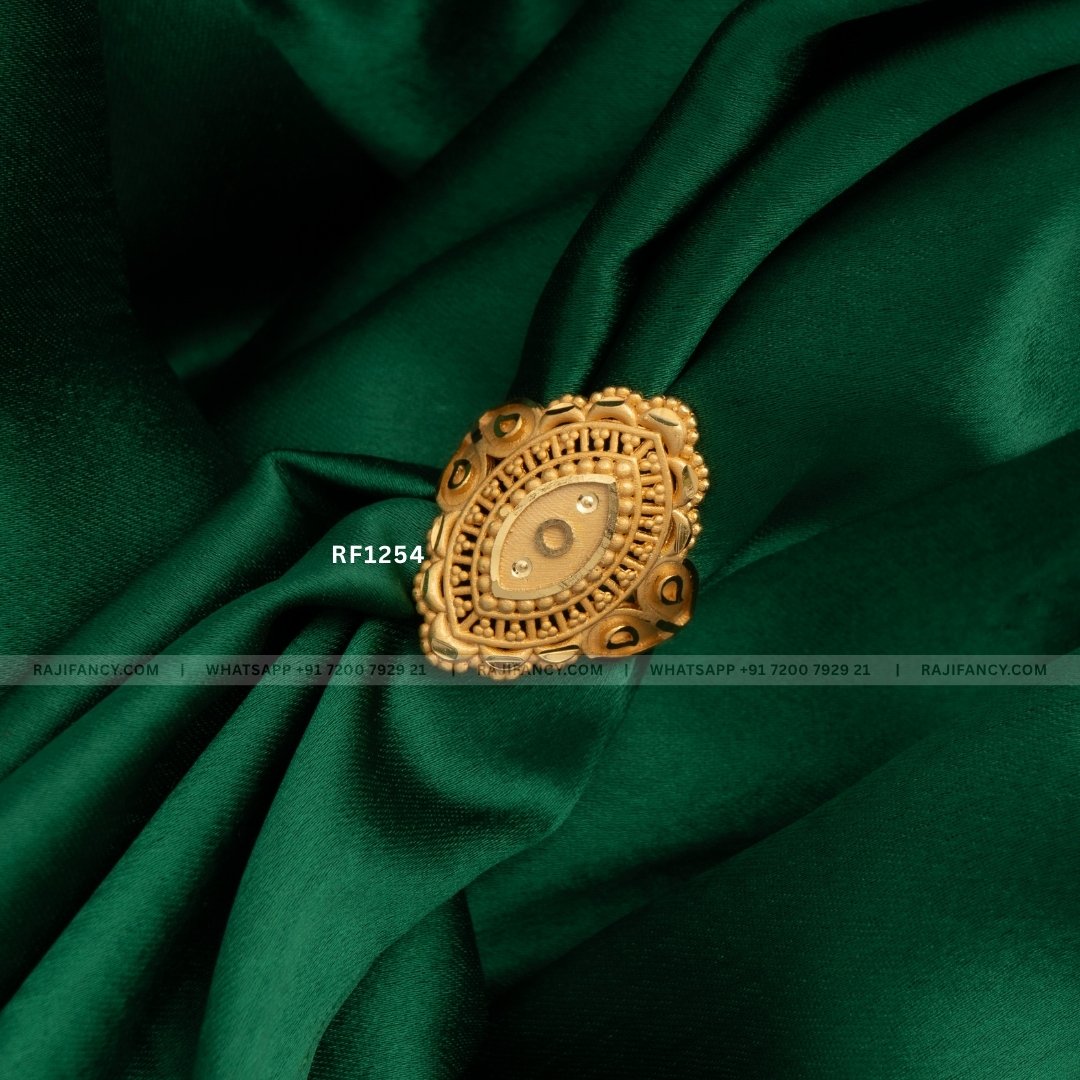 Royal vision gold ring