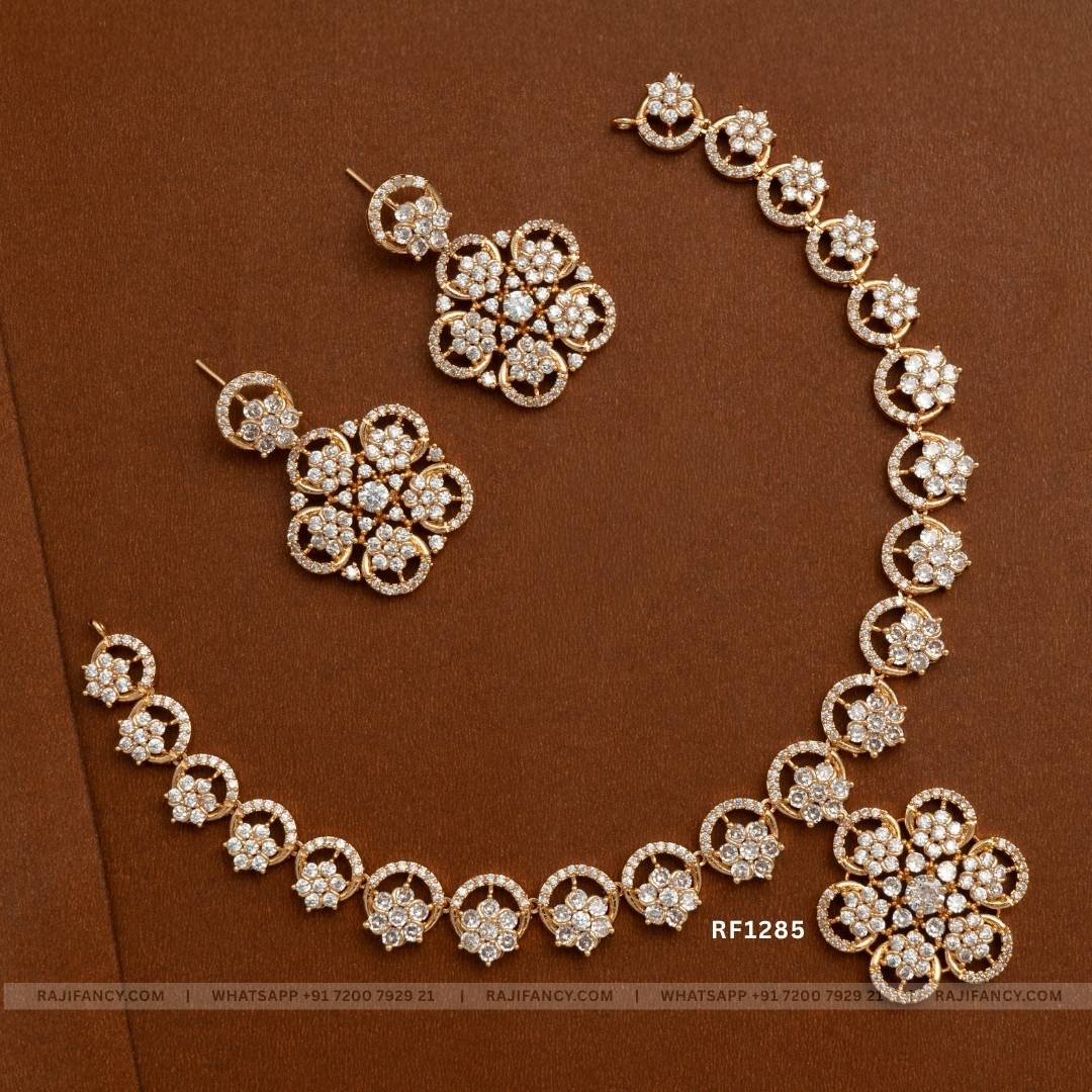 Sparkling Flower Necklace