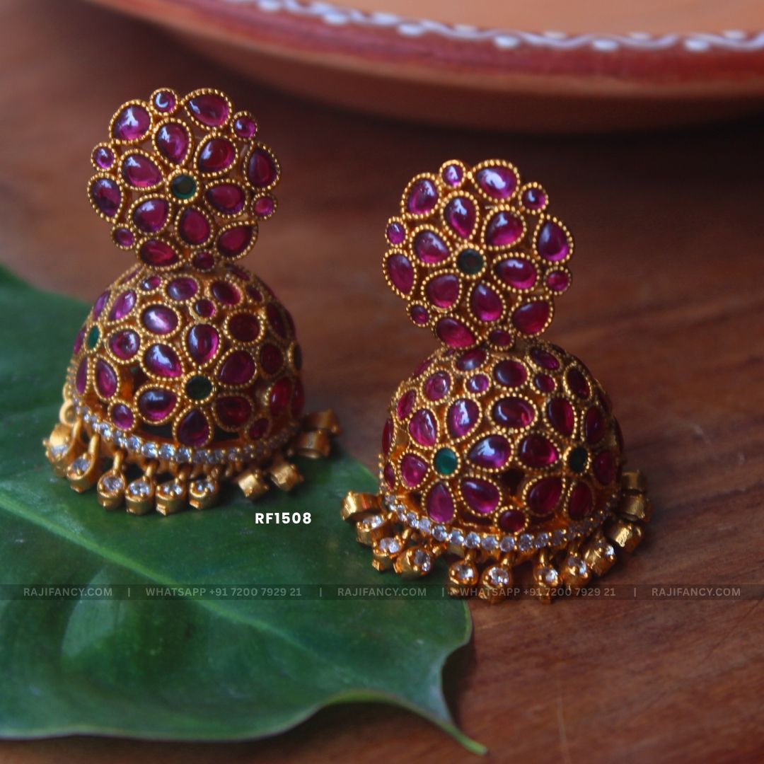 Rotating jhumka