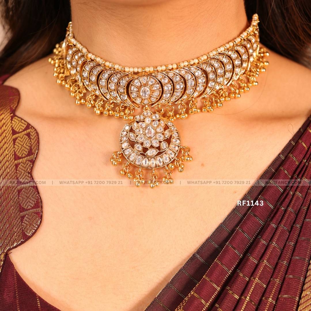 Aadhya Choker