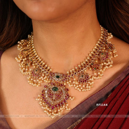 Aathmika Pearl set
