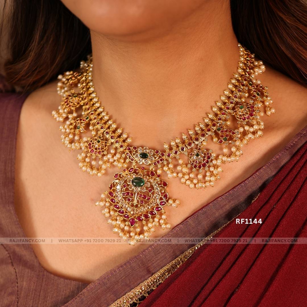 Aathmika Pearl set