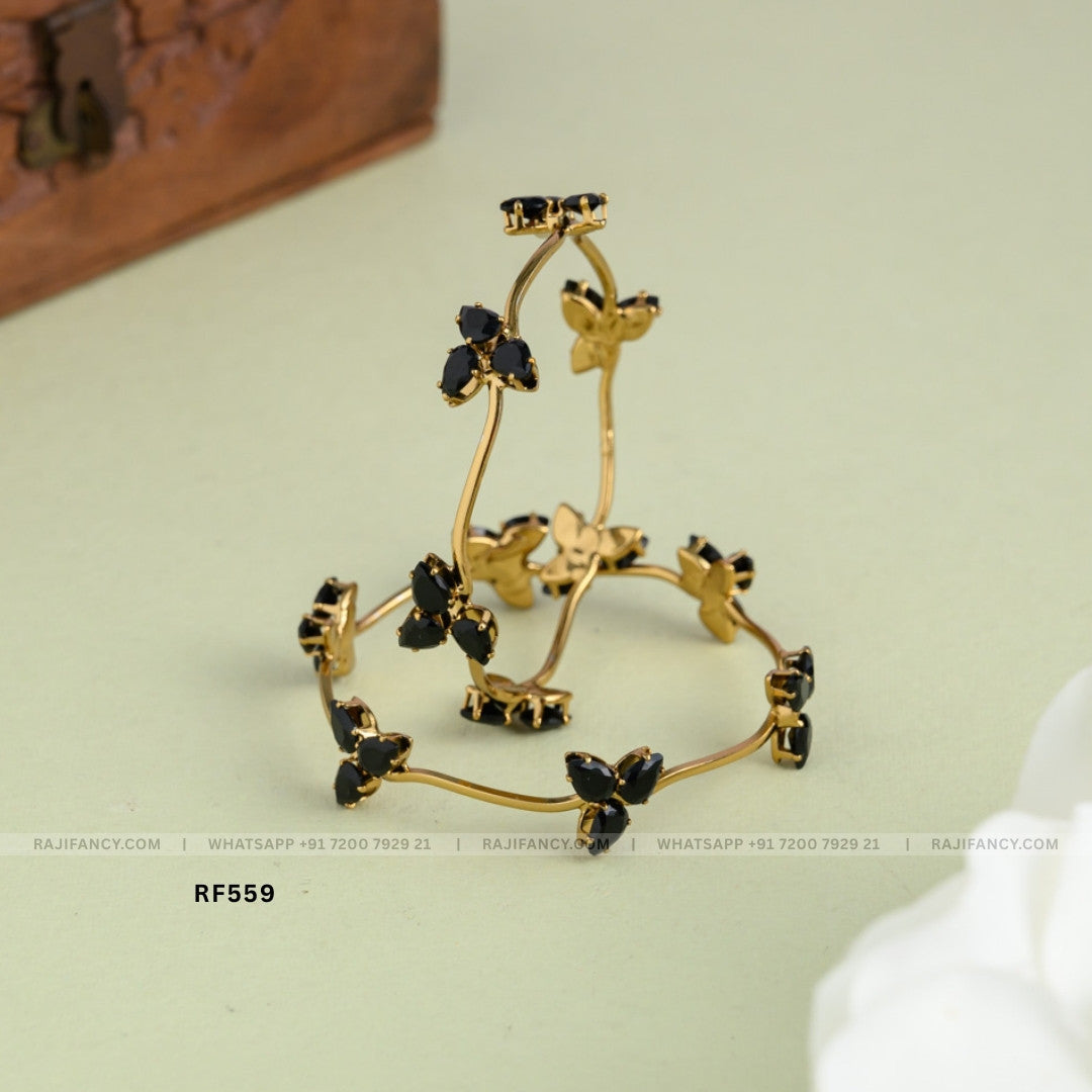Black Petal Bangle