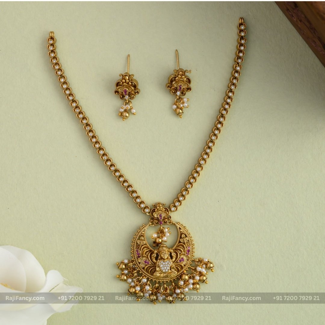 Mayura necklace