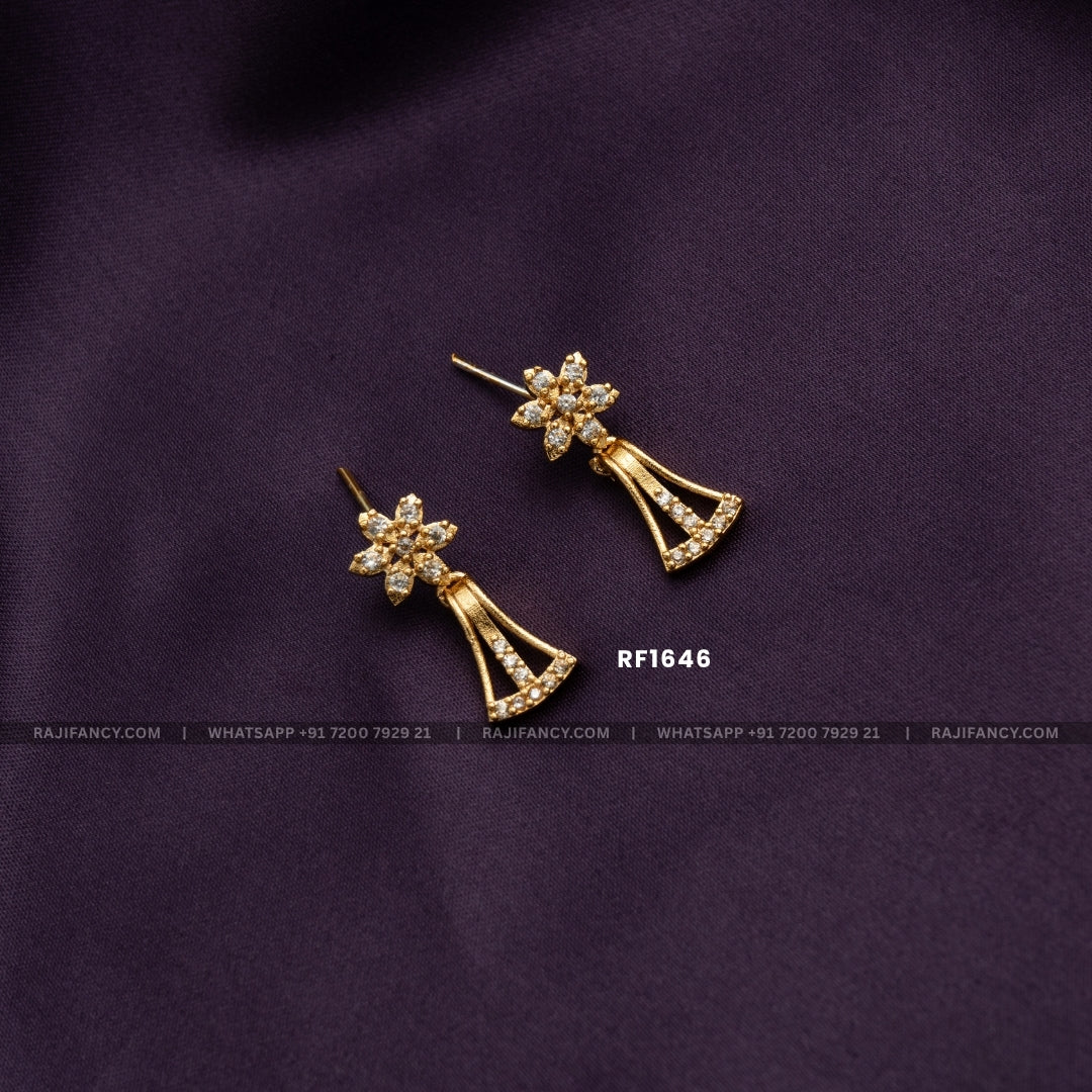 Glimmer Star Necklace