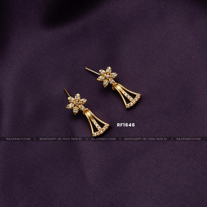 Glimmer Star Necklace