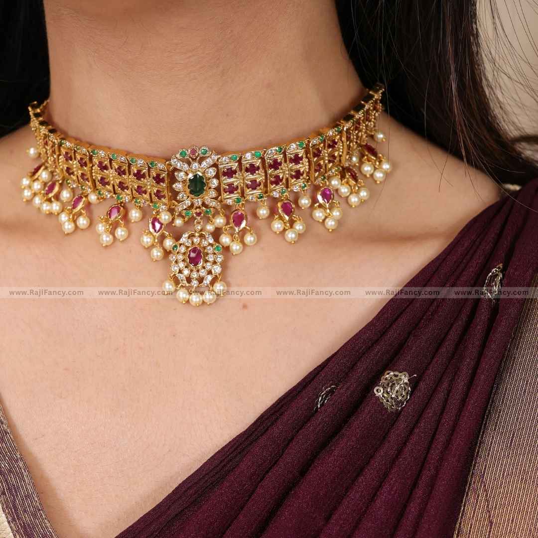 गुटापसलू चोकर