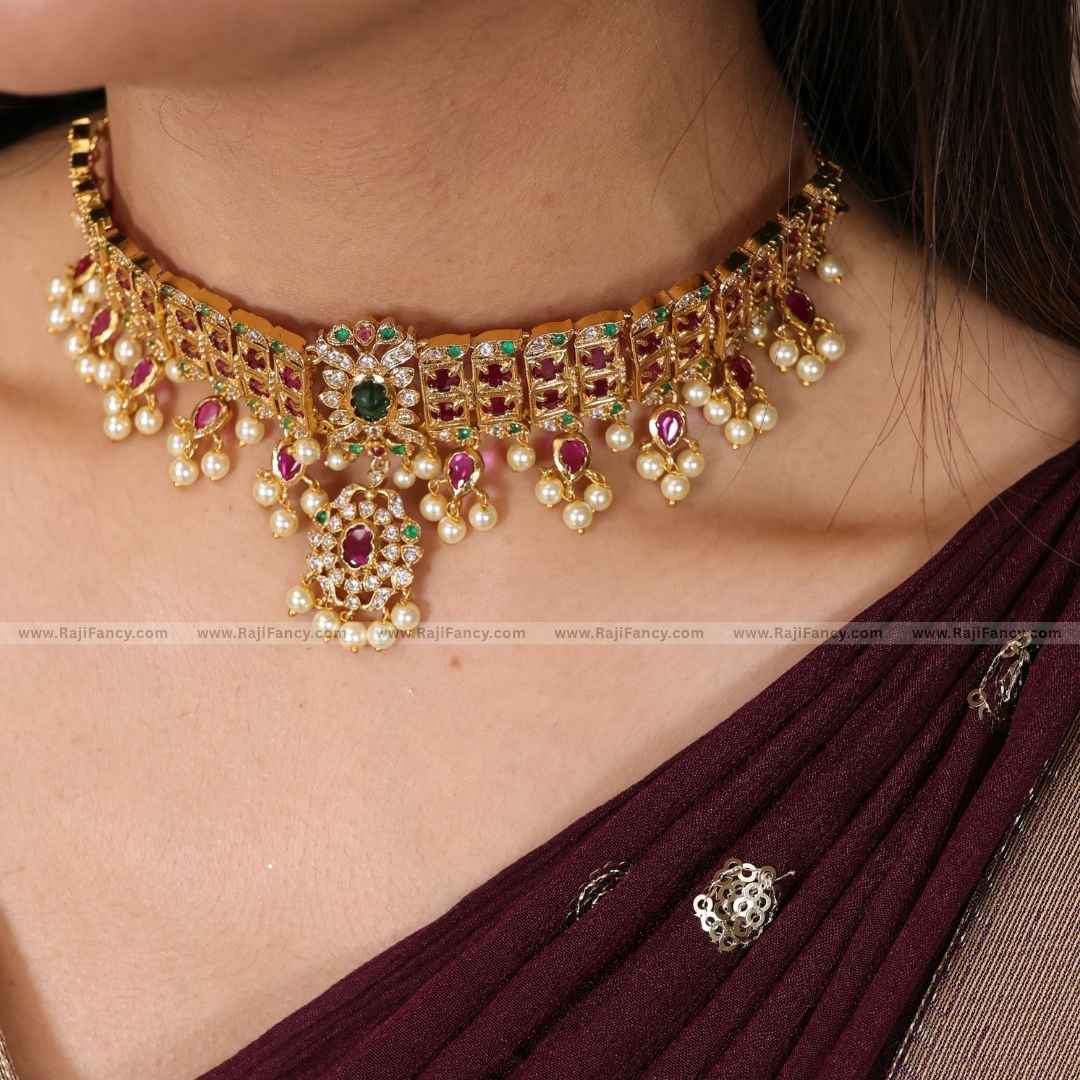 गुटापसलू चोकर