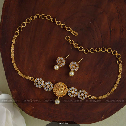 Janu Choker