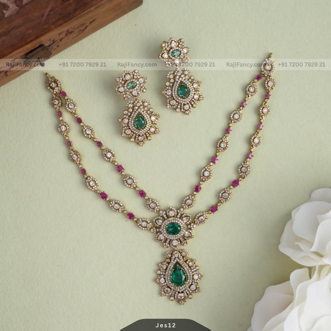 Jassi layer necklace