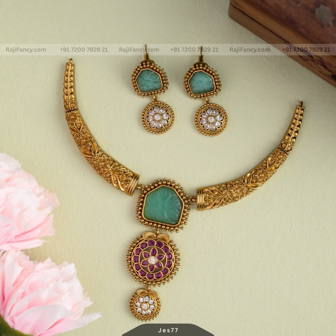 Kitti Necklace