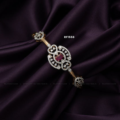 Nisha Oval Bracelet