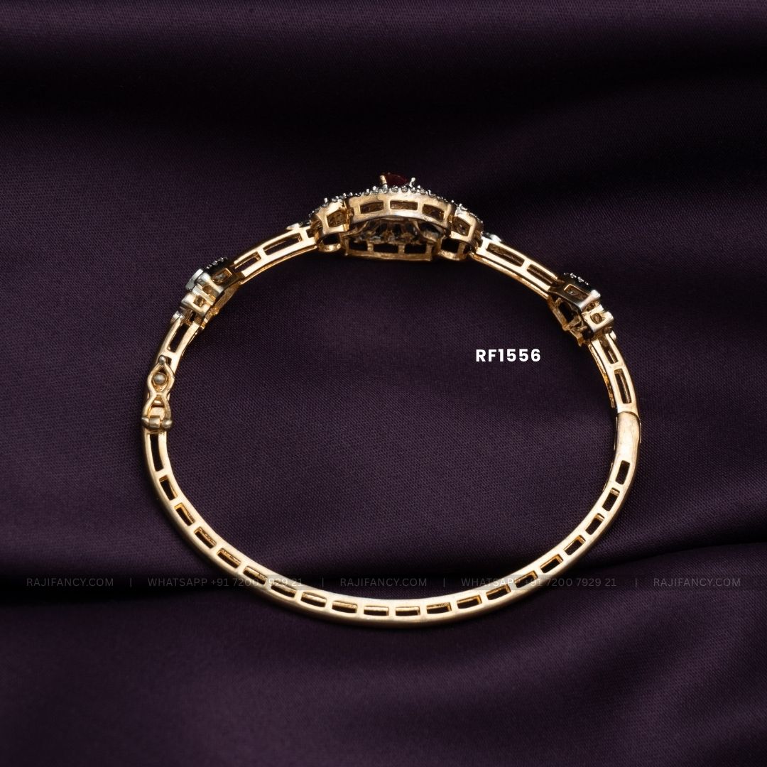 Nisha Oval Bracelet