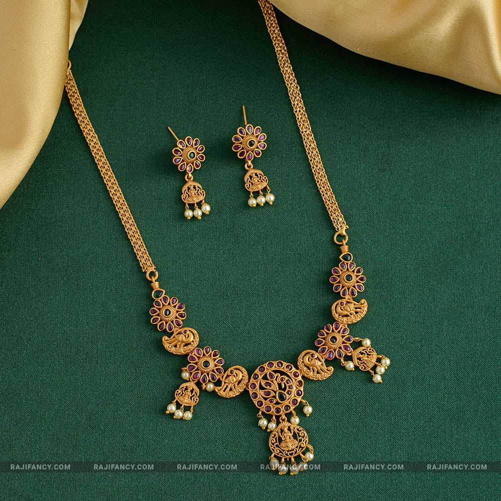 Saanvi Necklace