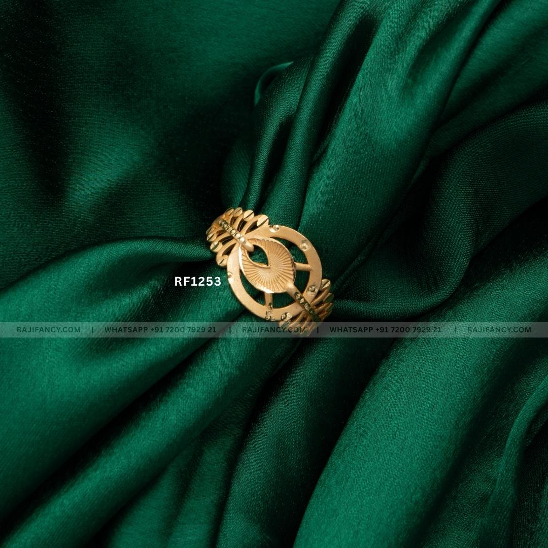 Royal leaf ring