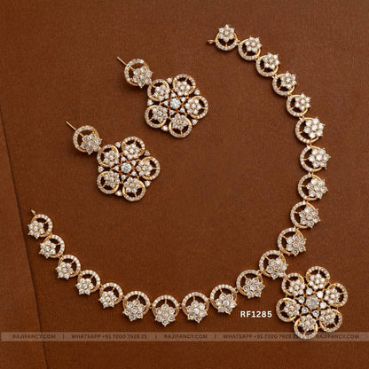 Sparkling Flower Necklace