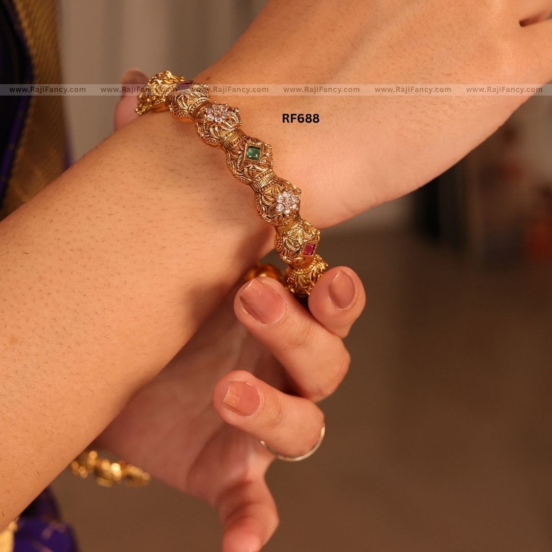Ratchana Bangle RF688