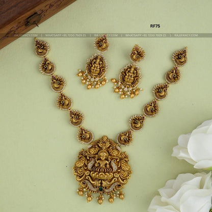Samyutha Necklace
