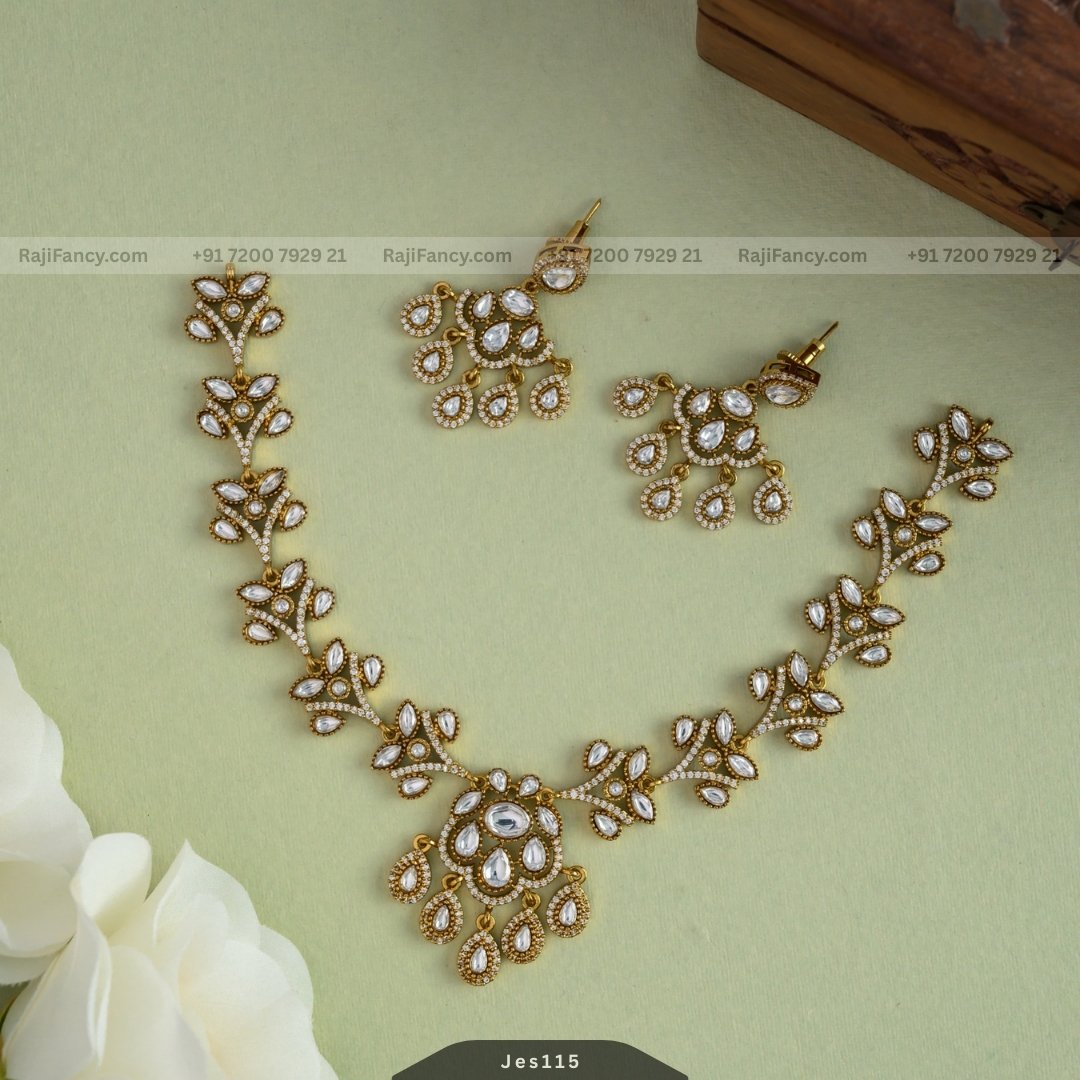 Tejasvi necklace set