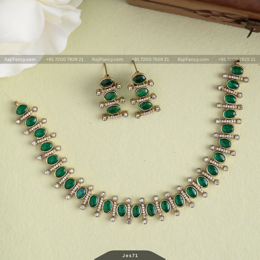 Tyara Necklace