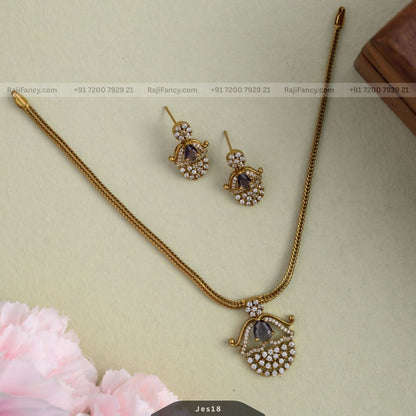 Versha purple necklace
