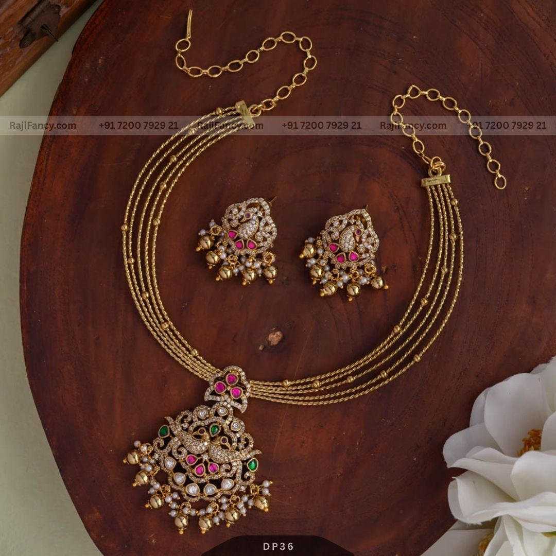 Yalini Neckwear